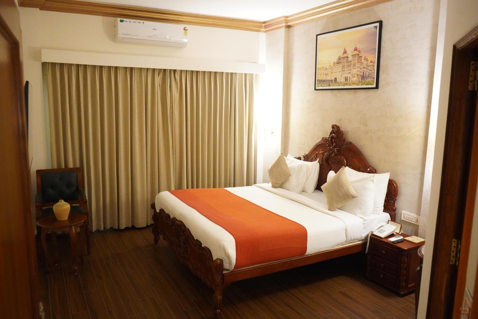 Nalapad'S Hotel Bangalore International Ngoại thất bức ảnh